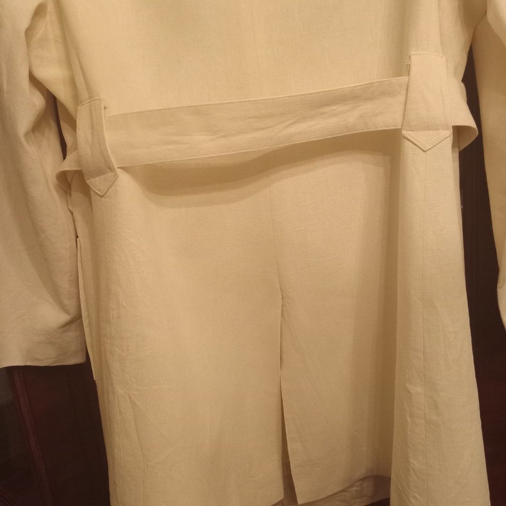 Woman's jacket - Picture 4 of 6